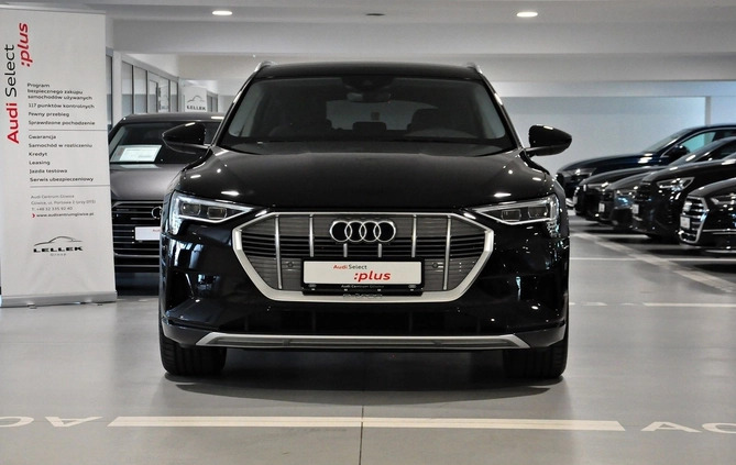 Audi e-tron cena 239900 przebieg: 43000, rok produkcji 2019 z Rzgów małe 277